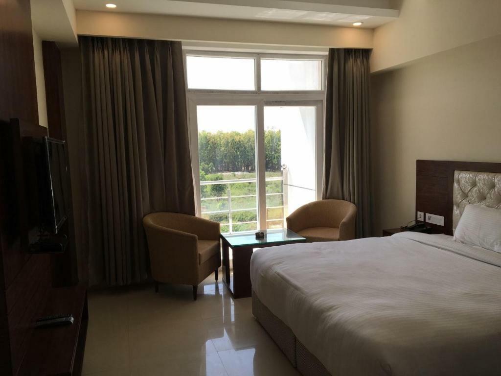 Hotel Pearl Avenue Dehradun Exterior photo