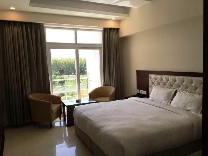 Hotel Pearl Avenue Dehradun Exterior photo